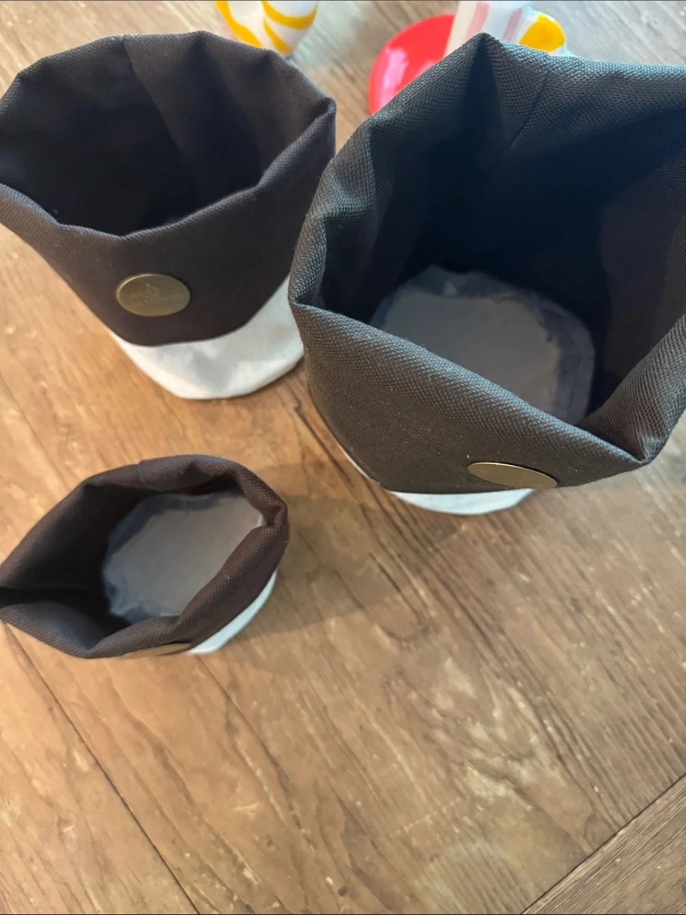 N/A brown cream
